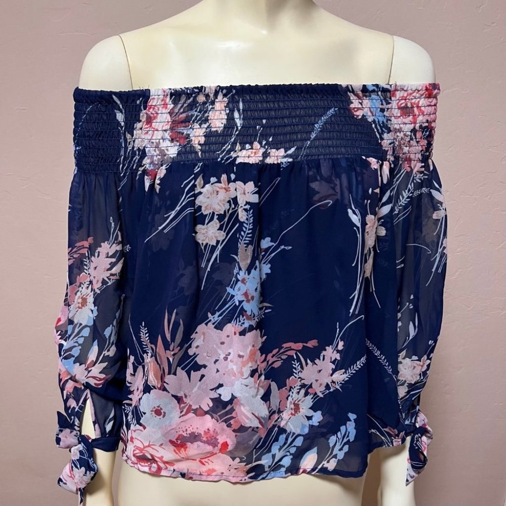Yumi Kim Off the Shoulders Blue Blouse with Floral Design, Size Small
